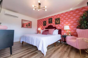 Pretty N Pink Room #5 At The Groovy Nomad Motel
